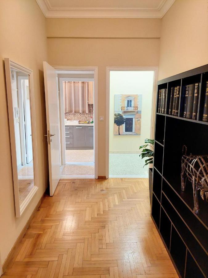 Grand Apartment In Parliament Square Athens Luaran gambar