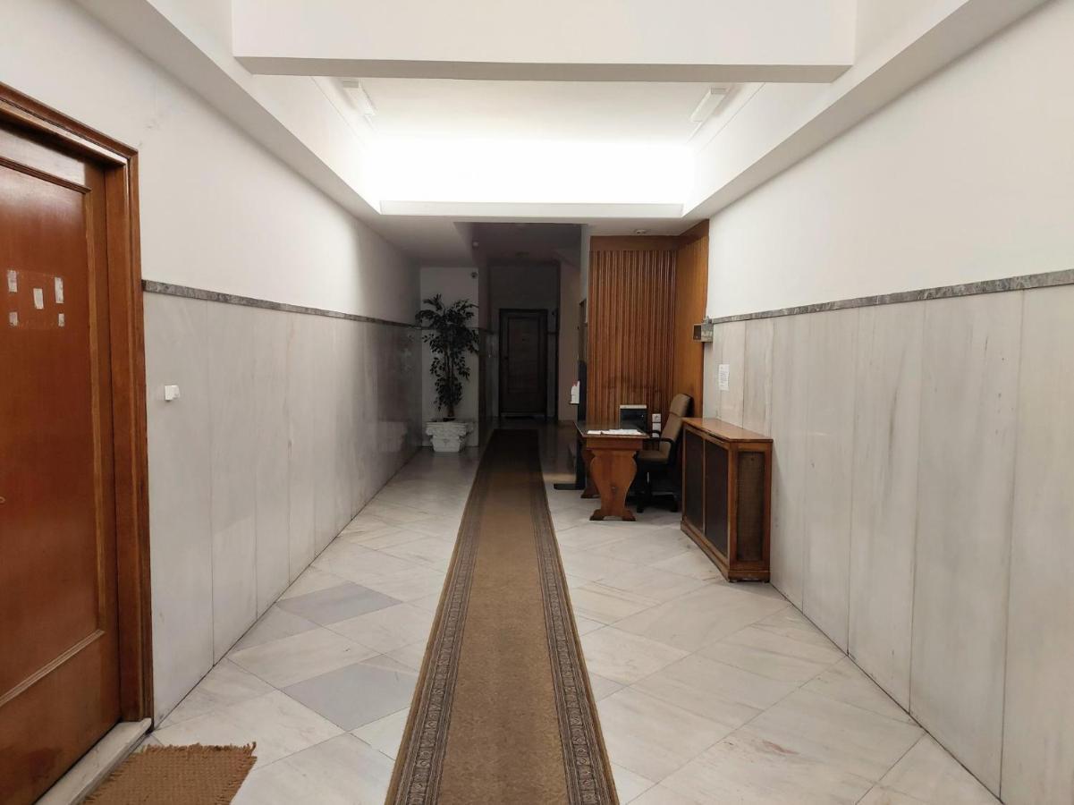Grand Apartment In Parliament Square Athens Luaran gambar