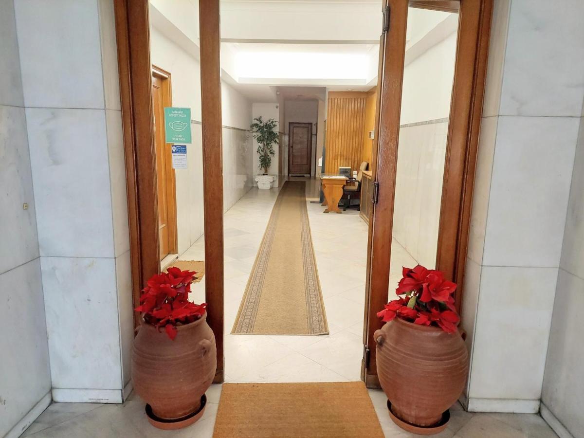 Grand Apartment In Parliament Square Athens Luaran gambar