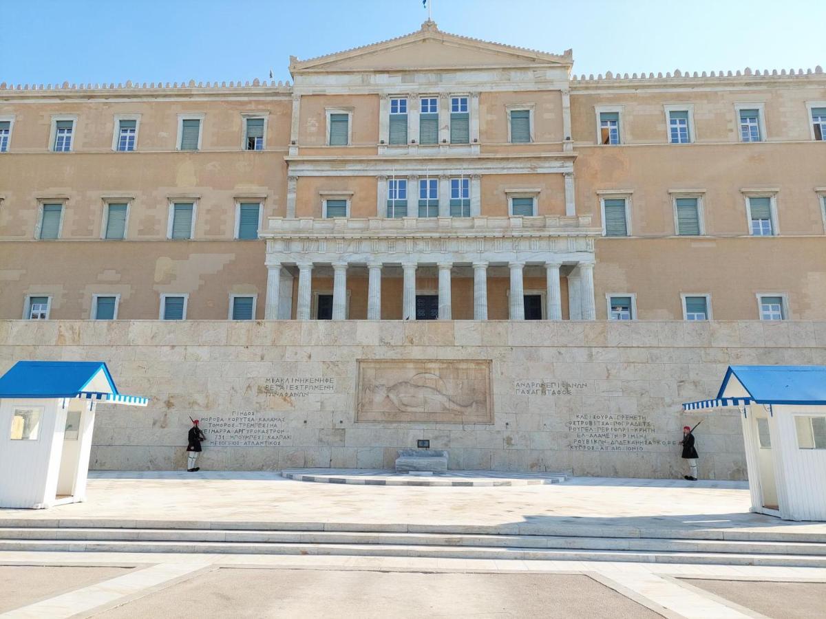 Grand Apartment In Parliament Square Athens Luaran gambar