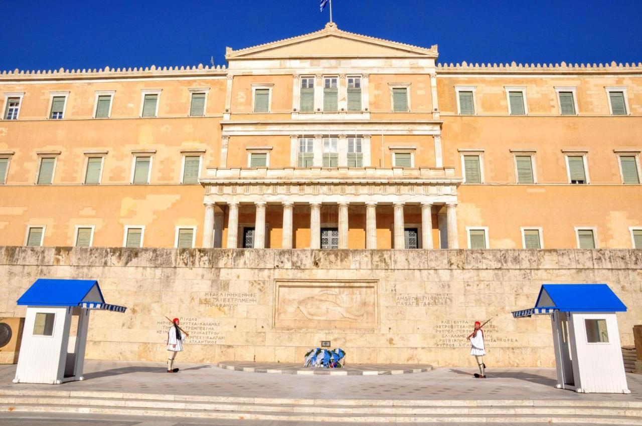 Grand Apartment In Parliament Square Athens Luaran gambar